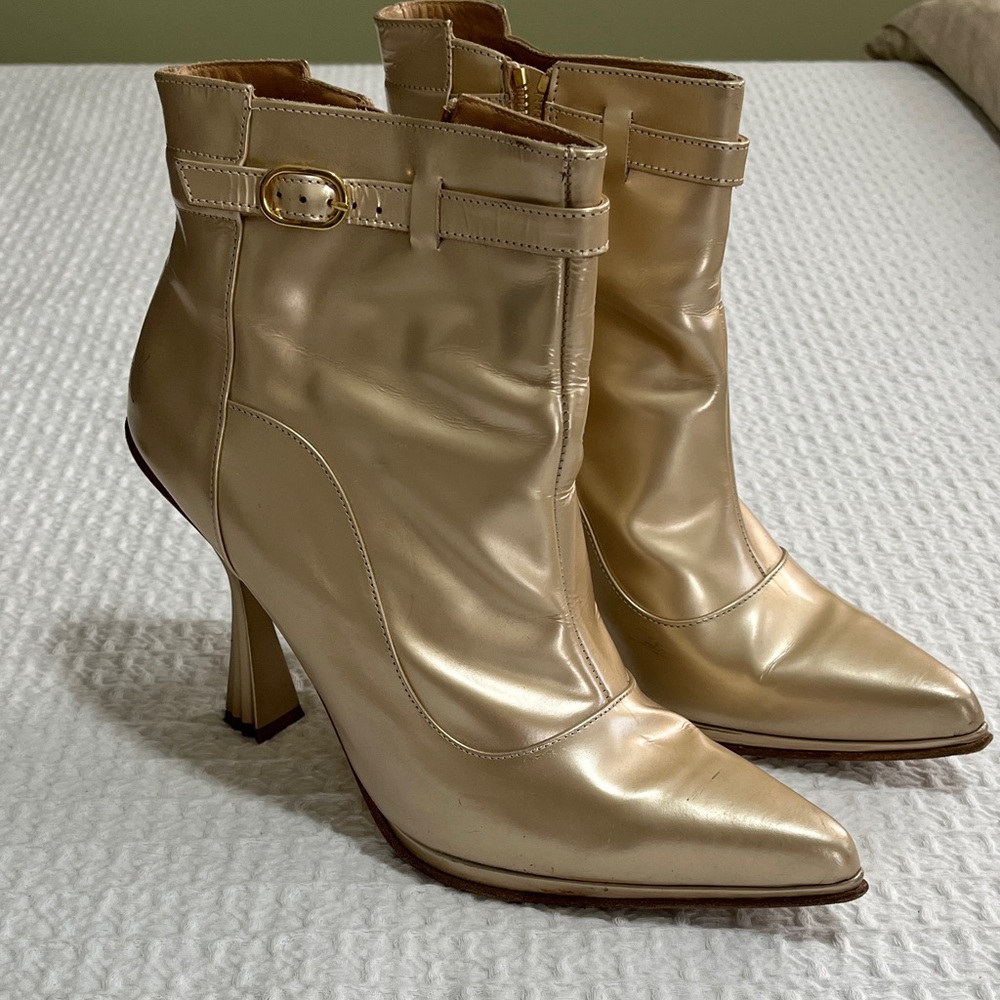 Fluevog pale gold ankle boots